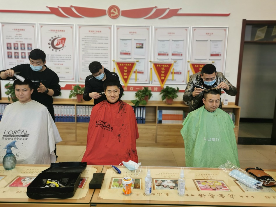1613099281325465.jpeg 头顶大事进行中.jpg